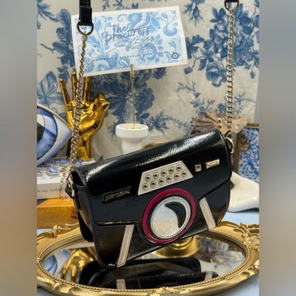 🆕 BETSEY JOHNSON 🧿 NWOT Get My Good Side Novelty Camera Crossbody Bag, Black - Picture 5 of 16
